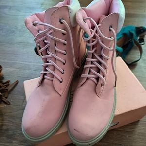 Women's boots